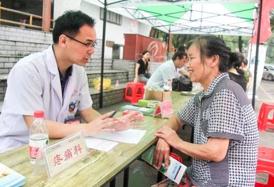 市中医医院开展“杏林健康宣讲团”巡讲志愿服务活动